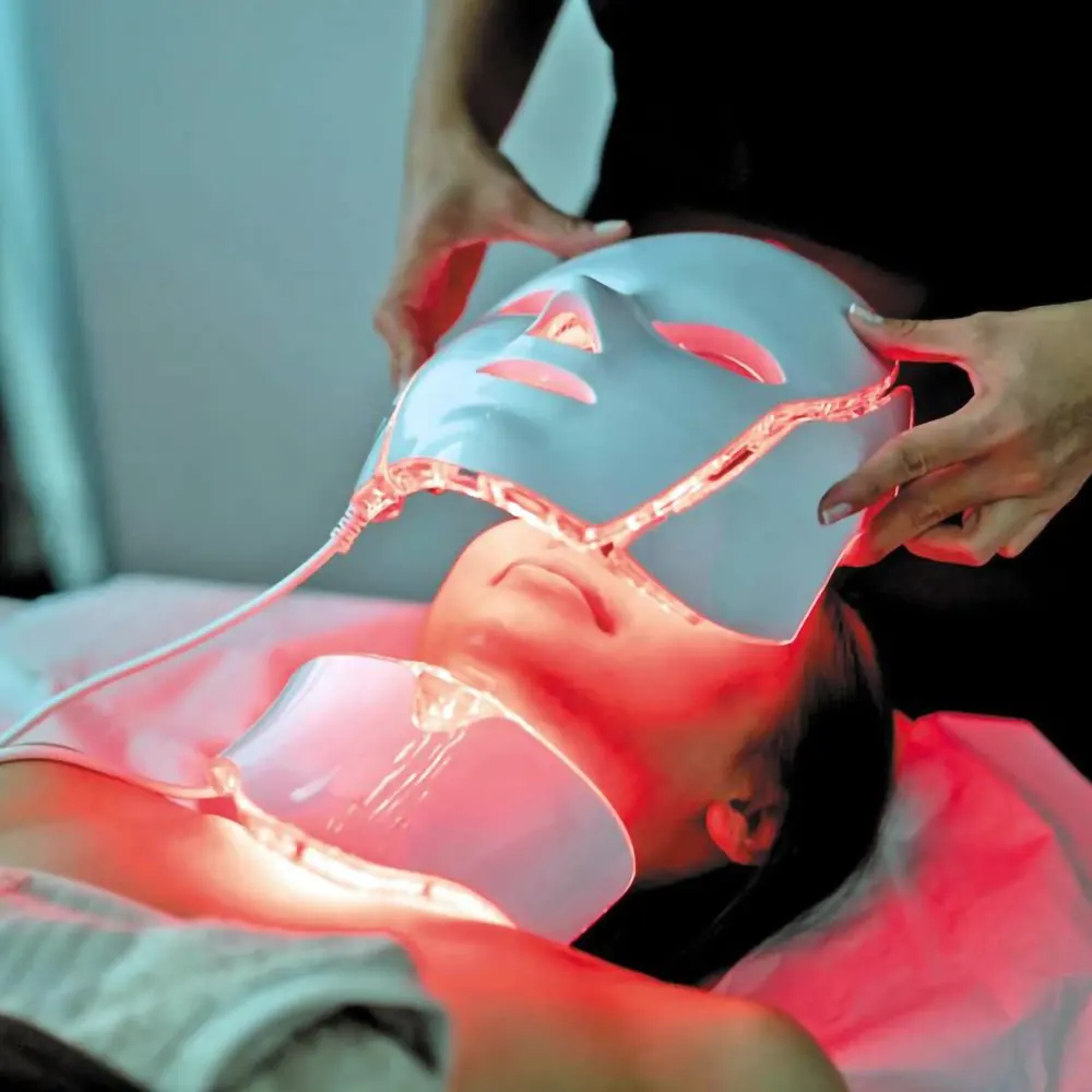 Limpieza Facial Profunda con Máscara Led
